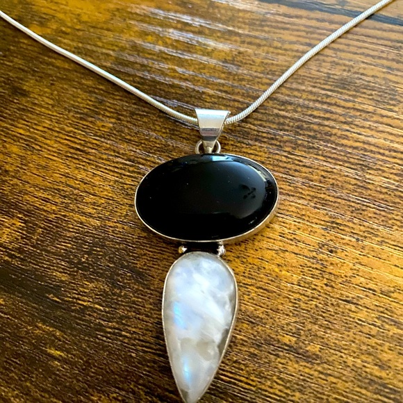 Boho Gorgeous Black Onyx Rainbow  Moonstone Teardrop Pendant Necklace - Picture 4 of 4